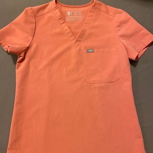 FIGS Scrub Set in Coral XS